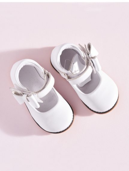 Yandan Fiyonklu Beyaz Köseli Ayakkabı